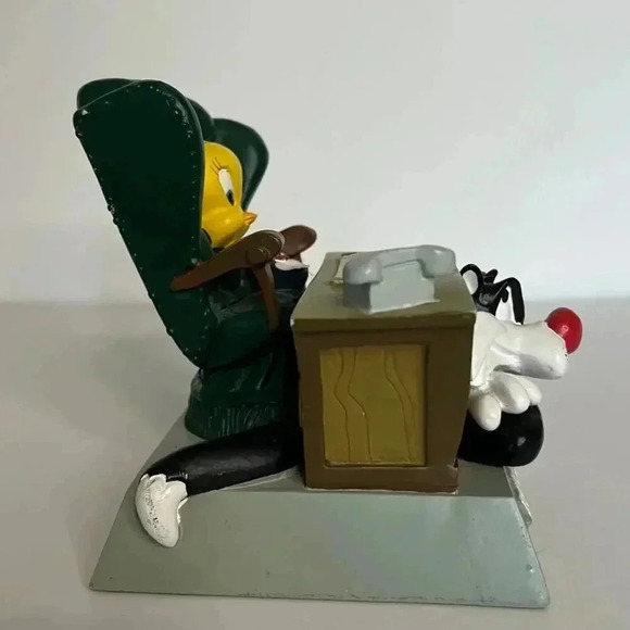 Looney Tunes SYLVESTER & TWEETY "BIG SHOT" 1996 Warner Bros Desk Figurine - Picture 2 of 6